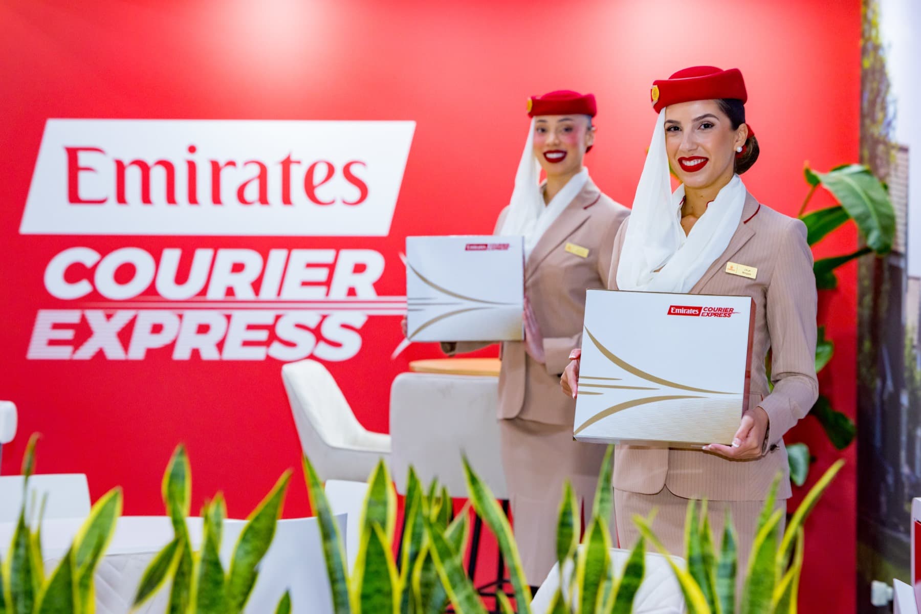 Hostesses bij de Emirates Courier Express brand activation
